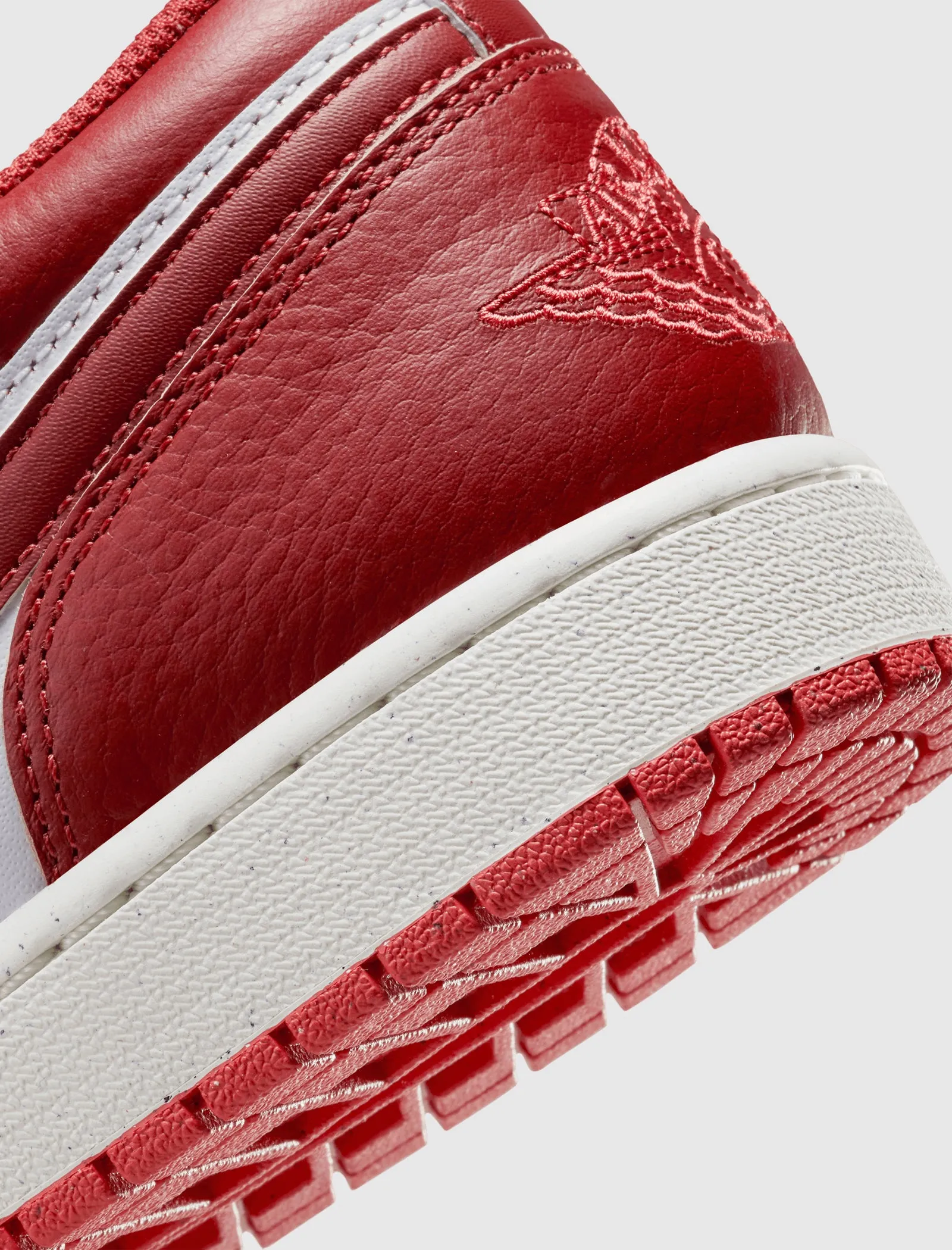 AIR JORDAN 1 LOW SE "DUNE RED"