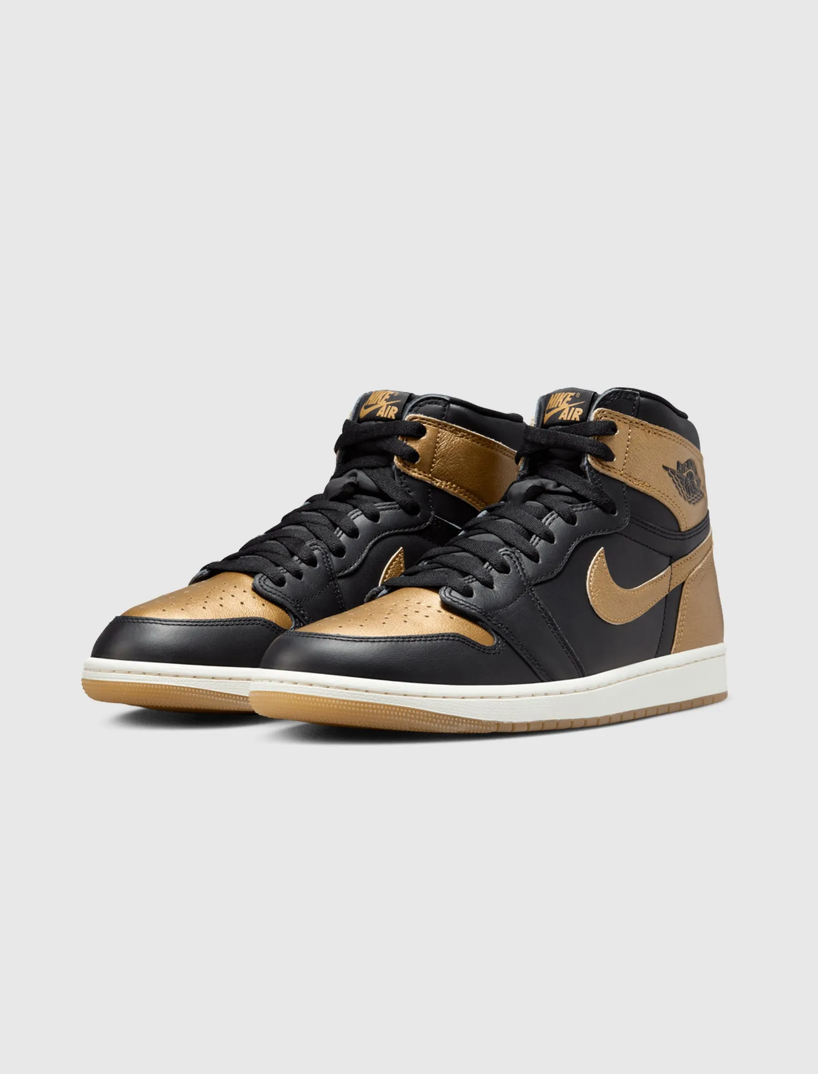 AIR JORDAN 1 RETRO HIGH OG "BLACK/METALLIC GOLD/SAIL"