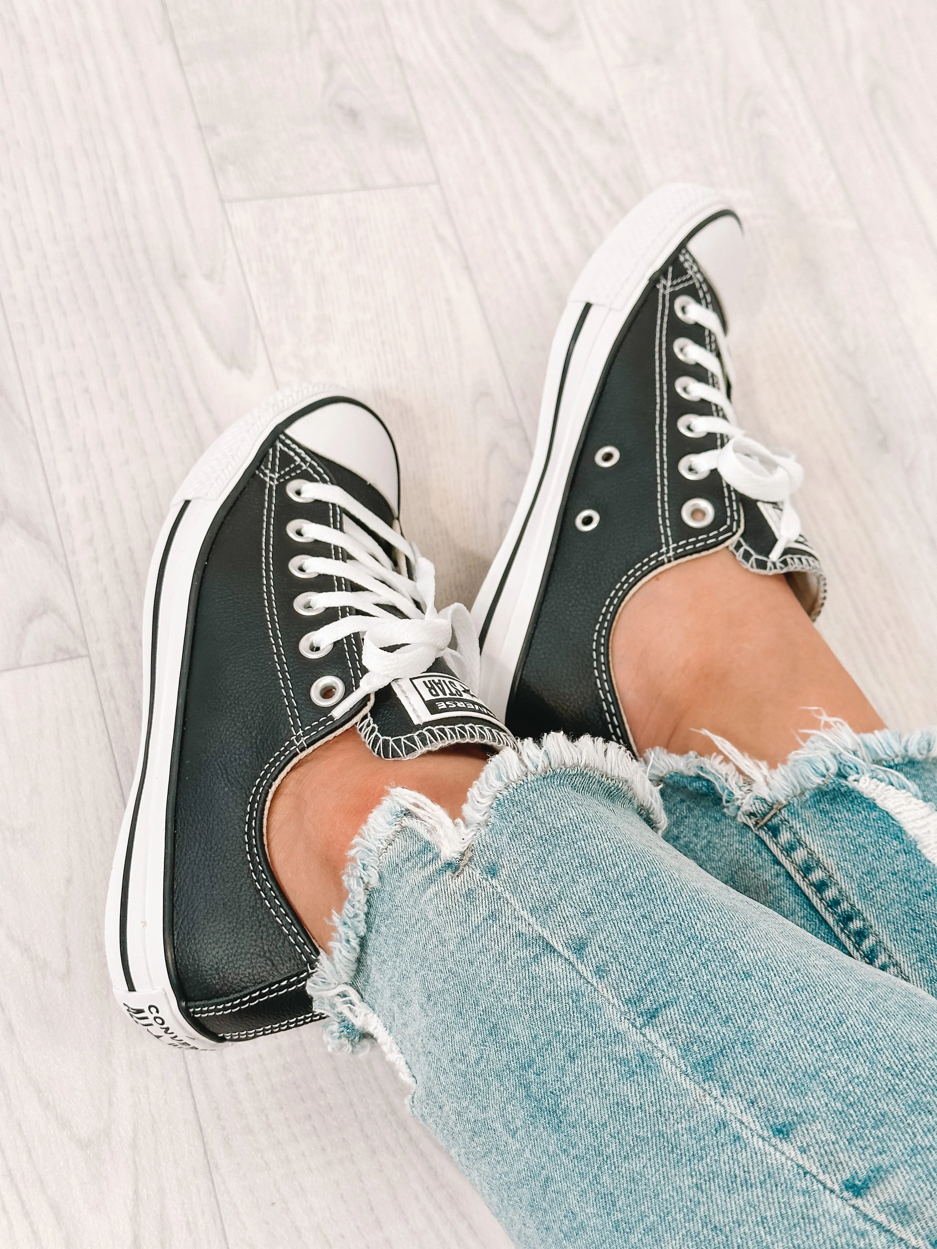 Converse Chuck Taylor All Star Leather Low Black