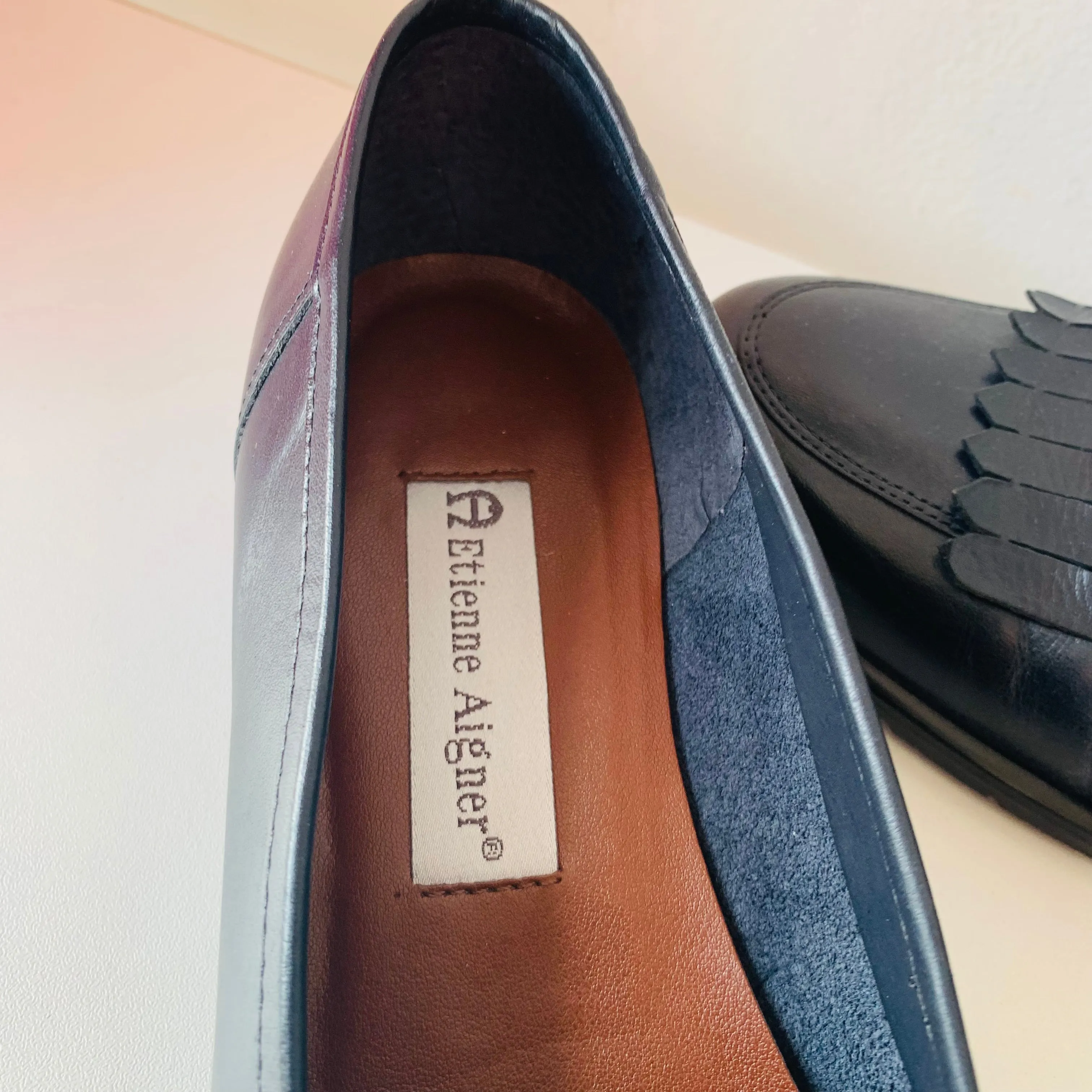 Etienne Aigner Vintage Navy Blue Leather Kilt Fringe Karlie Style Penny Loafer Size 8 Women’s