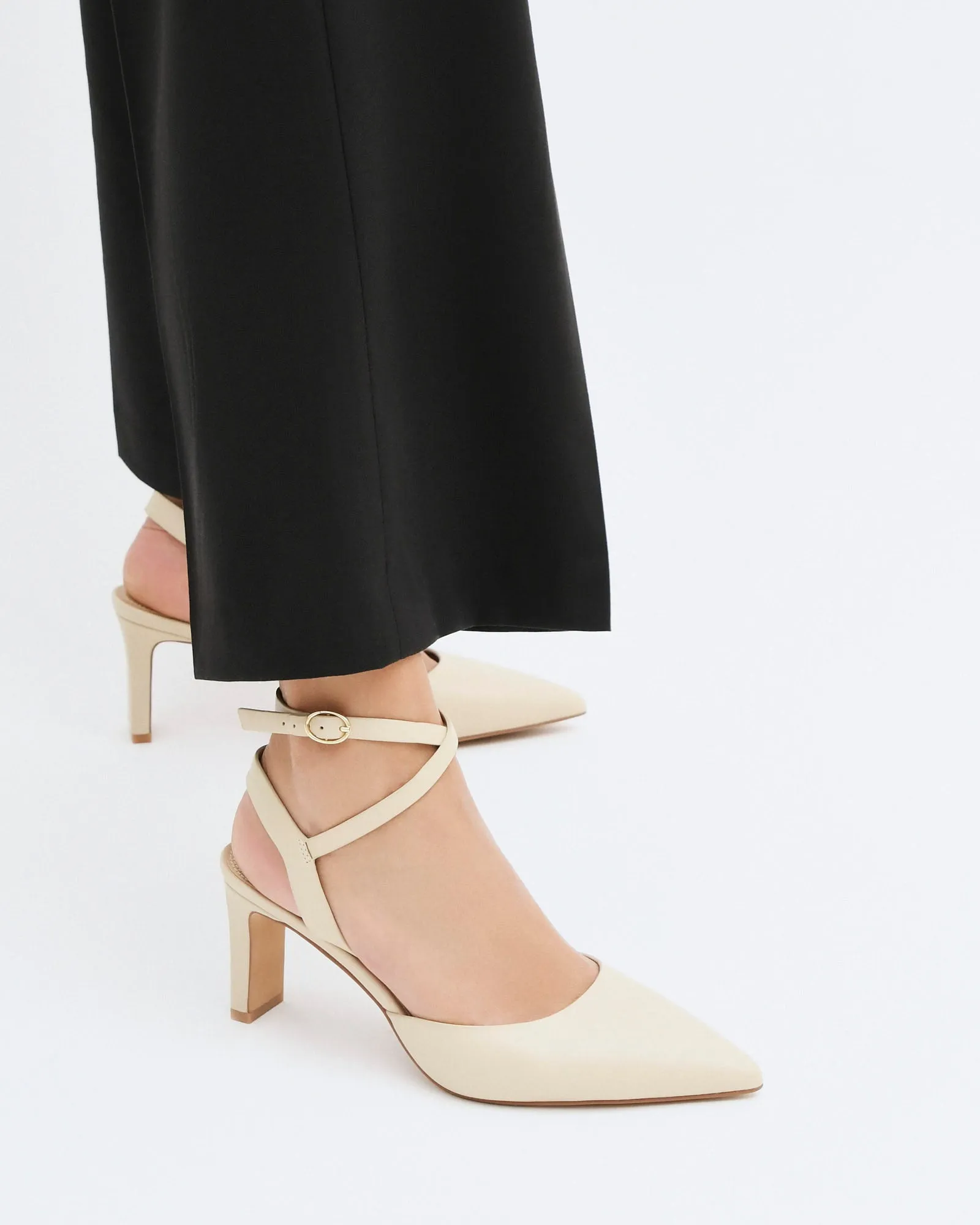 KHLOE MID HEELS SAND LEATHER