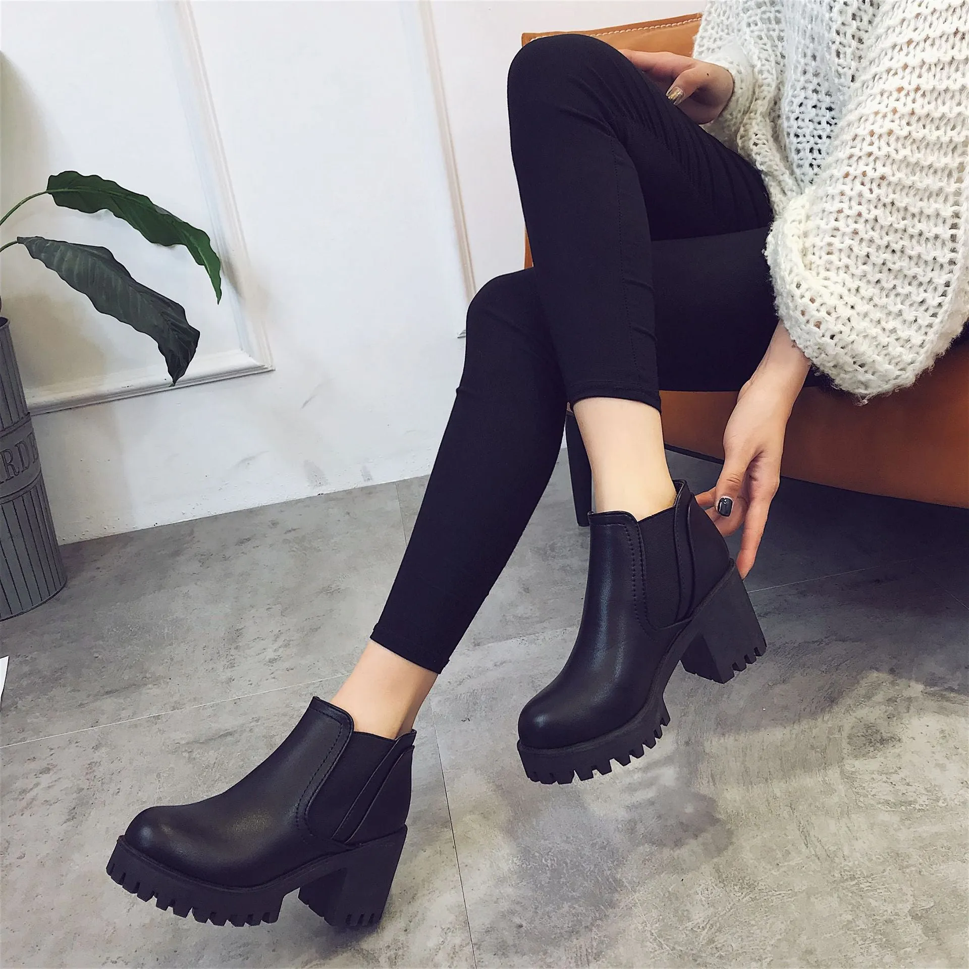 Size 41 Autumn and Winter British Martin Boots Low-Cut Chunky Heel High Heel Women's Ankle Boots round Toe Waterproof Platform Elastic Ankle Boots Wholesale